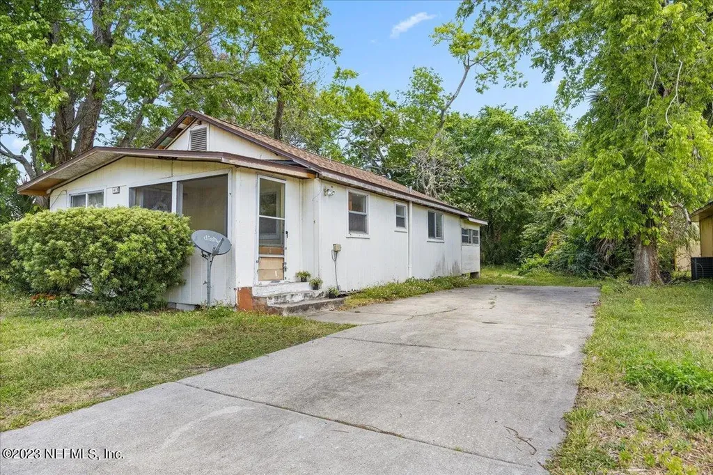 413 Pleasant Street Daytona Beach FL 32114
