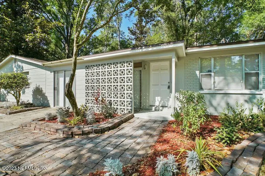 6860 La Paz Court Jacksonville FL 32244