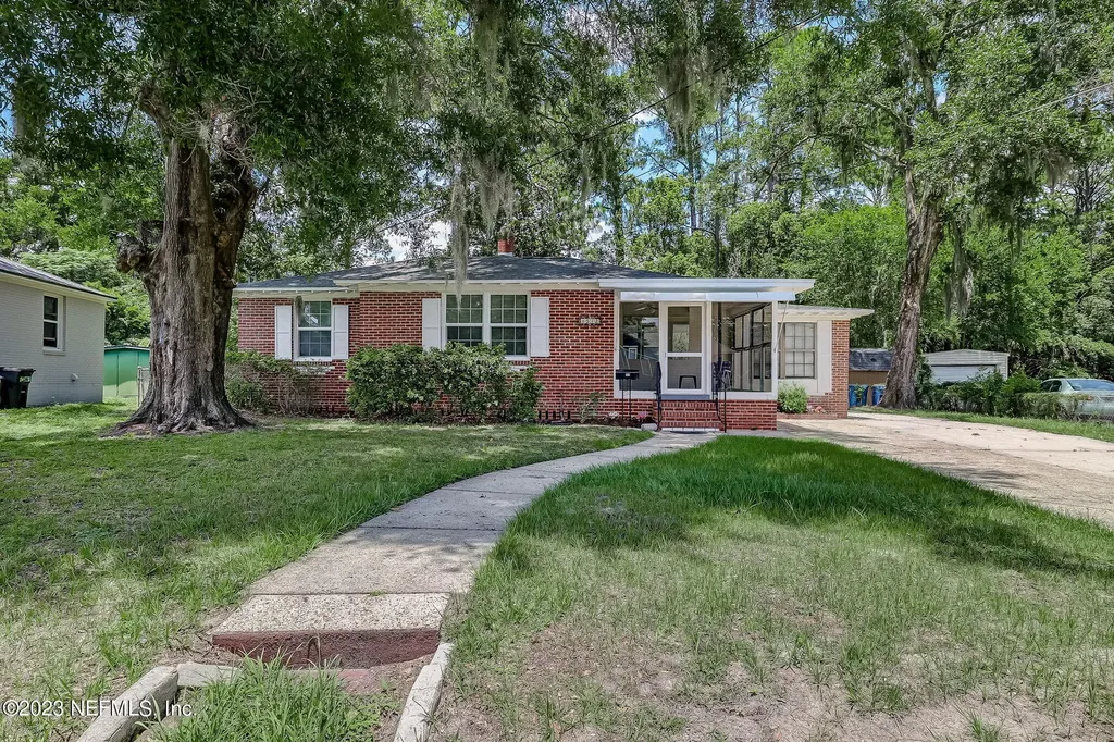1512 River Hills Circle W Jacksonville FL 32211