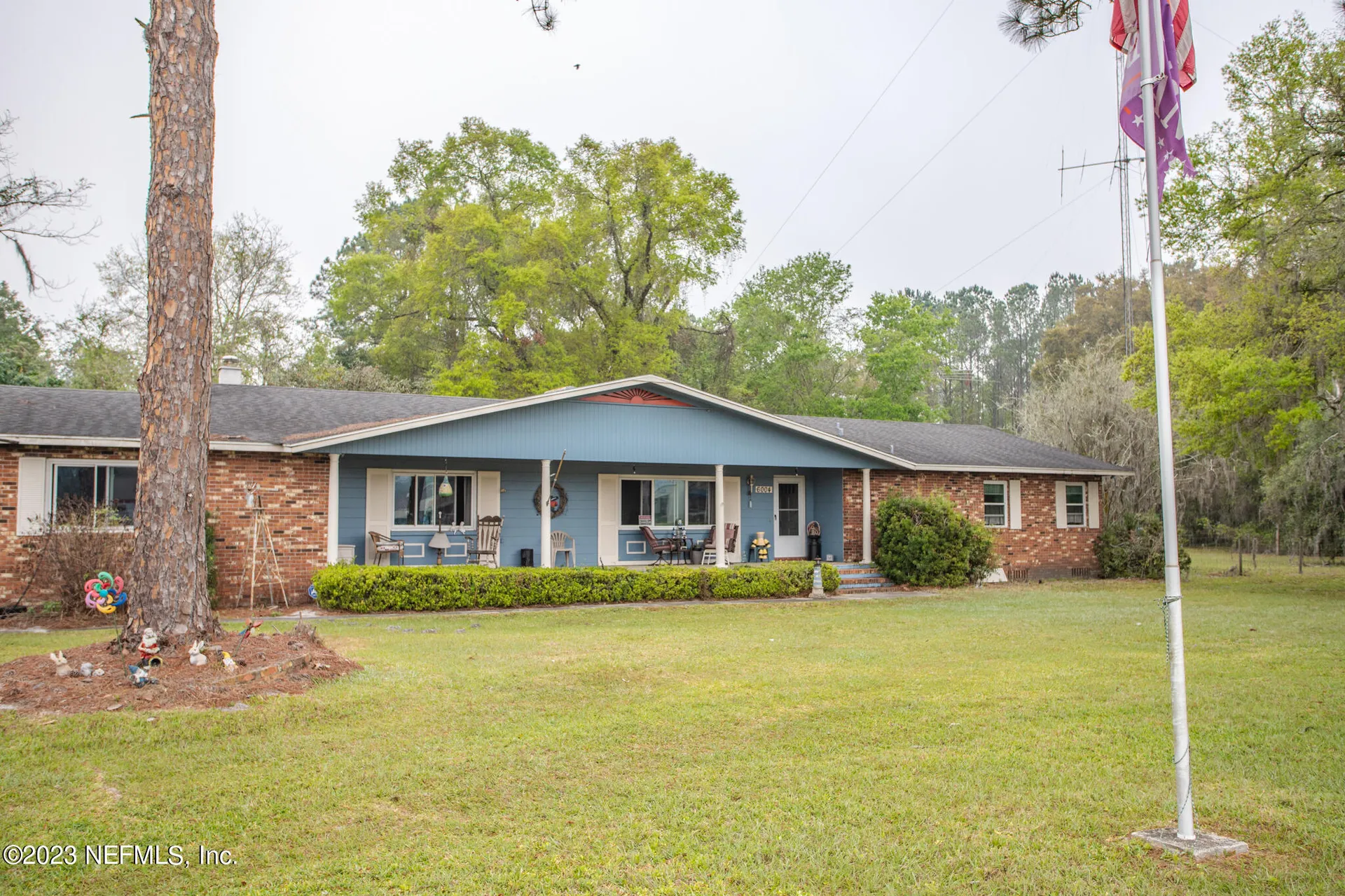 6004 SE Us 301 Hawthorne FL 32640