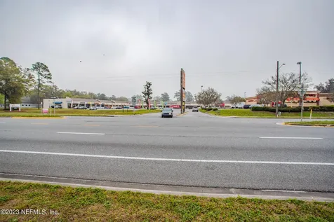 6004 SE Us 301 Hawthorne FL 32640