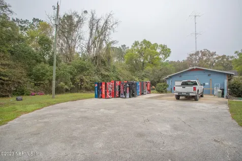 6004 SE Us 301 Hawthorne FL 32640