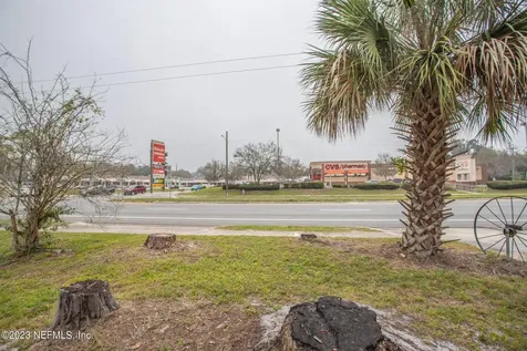6004 SE Us 301 Hawthorne FL 32640