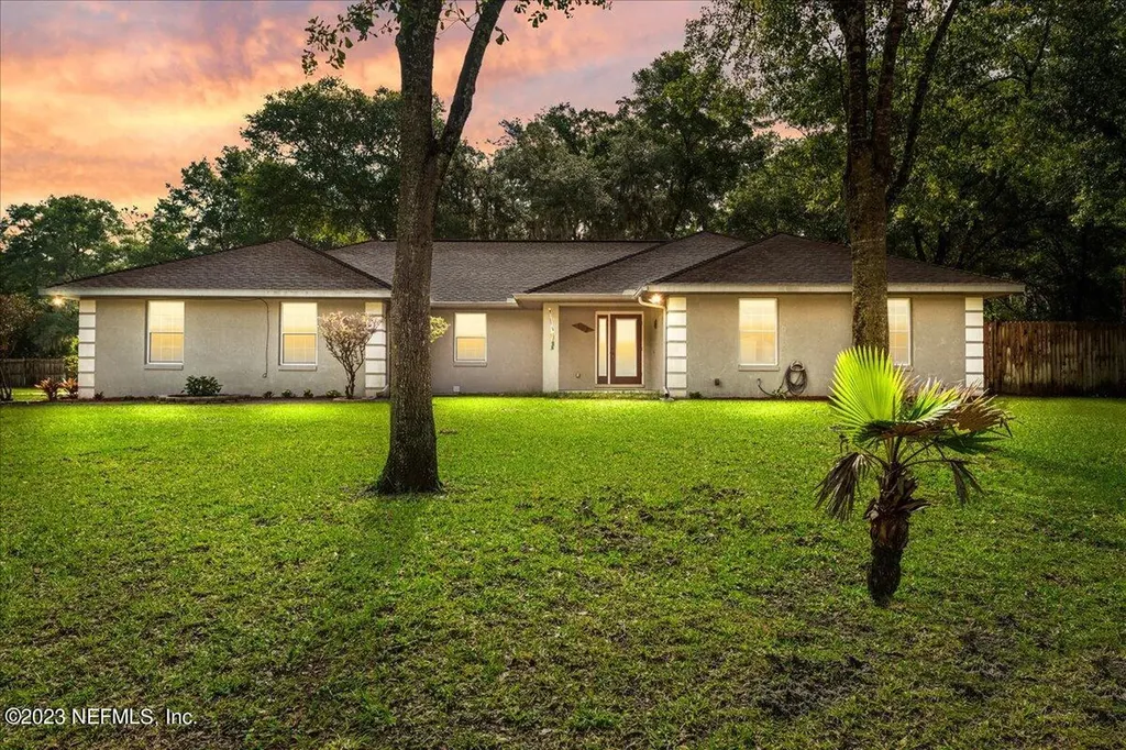 102 Carlos Court Palatka FL 32177