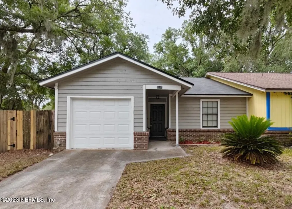 1056 Willow Cove Court W Jacksonville FL 32233