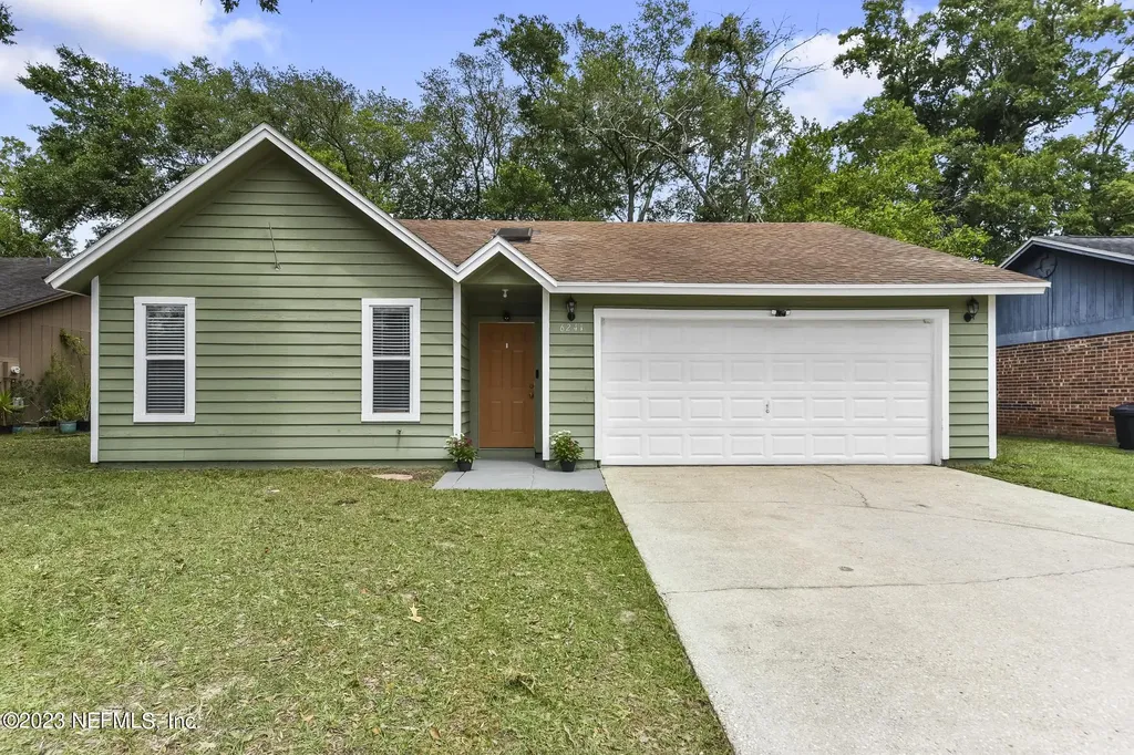 6241 Alfredo Drive W Jacksonville FL 32244