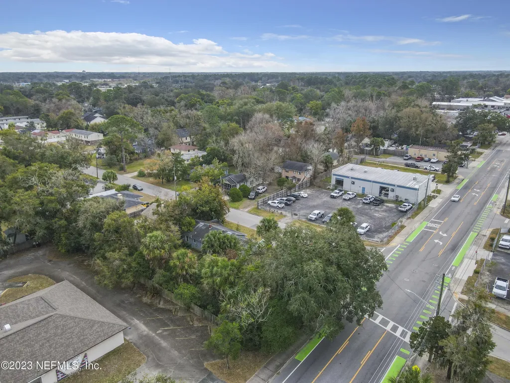 2011 Inwood Terrace Jacksonville FL 32207