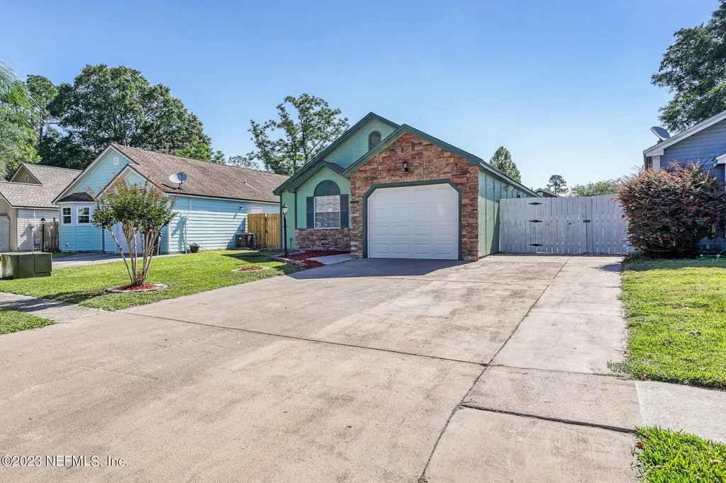 1857 Alberta Court N Middleburg FL 32068