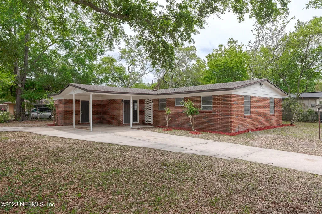 5607 Fiat Lane Jacksonville FL 32244