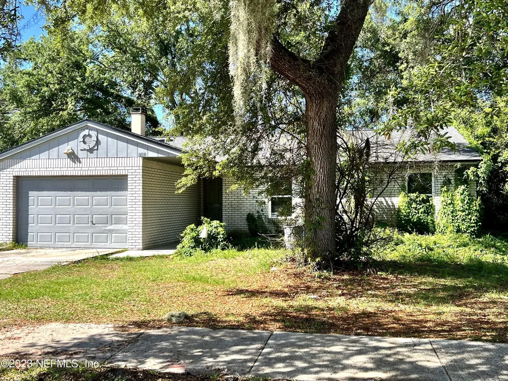 2586 Stern Drive S Jacksonville FL 32233