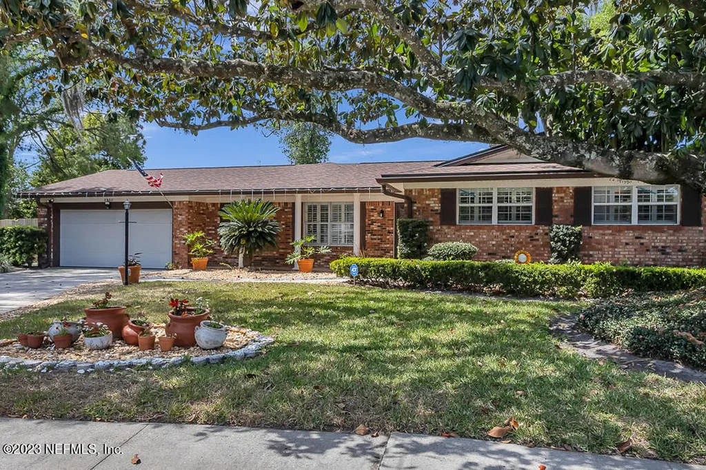 8932 Yarmouth Court Jacksonville FL 32257