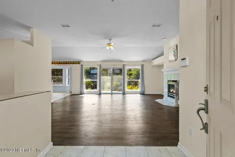 9298 Dale View Lane E Jacksonville FL 32225