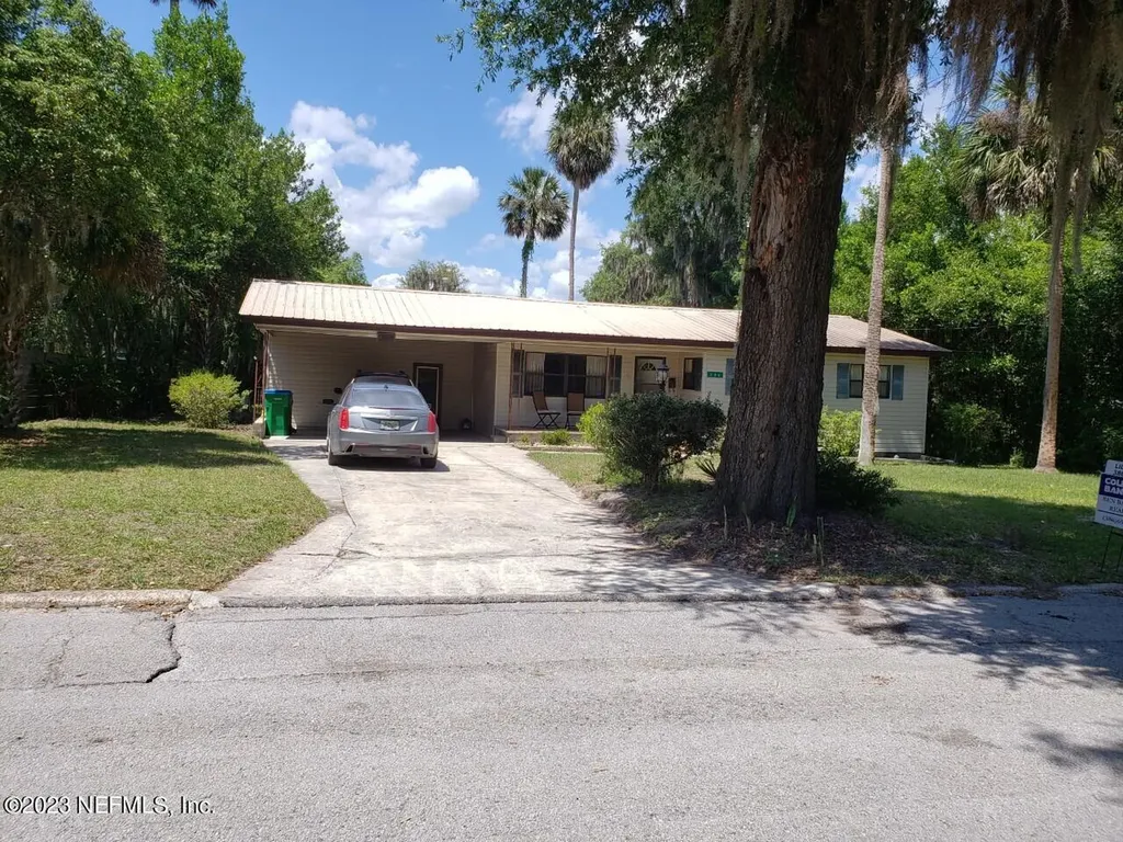 206 Oleander Avenue Crescent City FL 32112