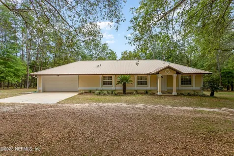 104 Hour Glass Circle Hawthorne FL 32640