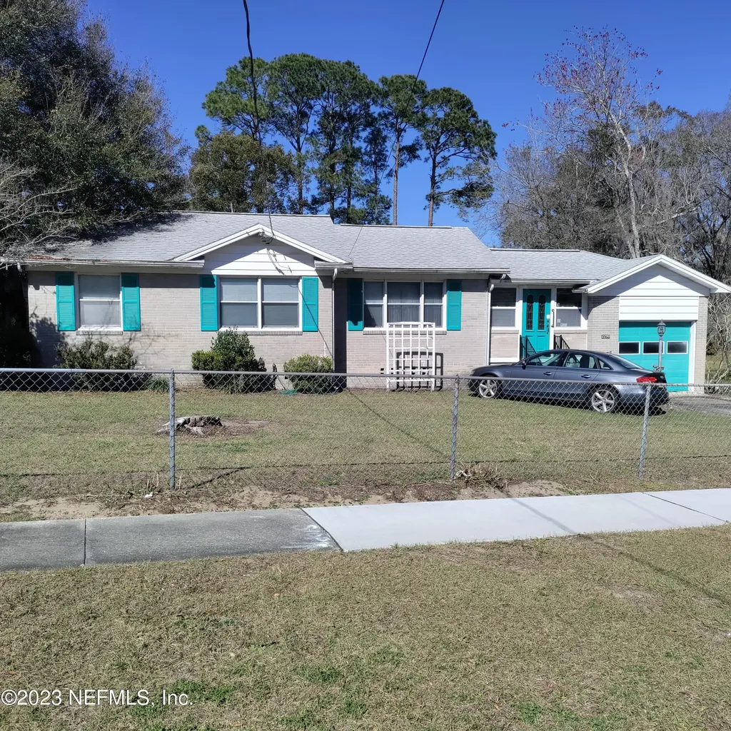 2290 Lake Drive Jacksonville FL 32246