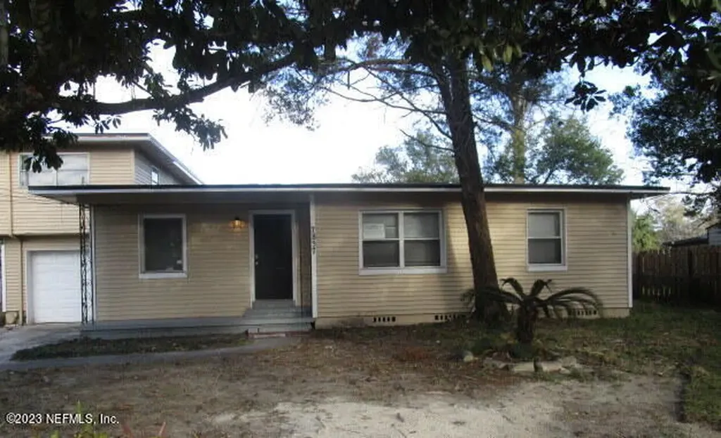 7837 Caxton Circle W Jacksonville FL 32208
