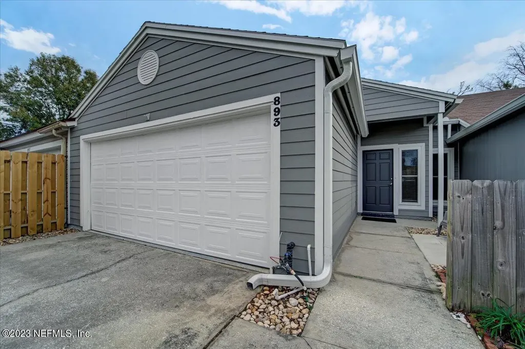 893 Candleknoll Lane Jacksonville FL 32225