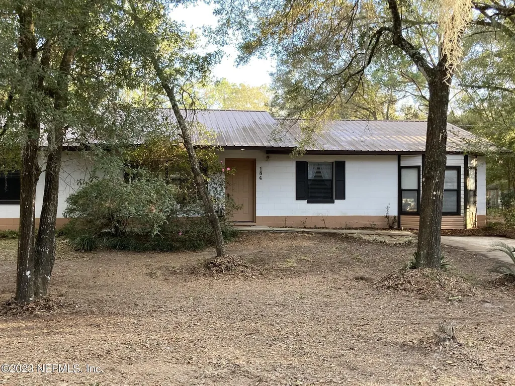 184 Swan Lake Drive Melrose FL 32666