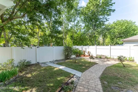 8535 Julia Marie Circle Jacksonville FL 32210