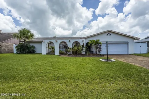 24 Claridge Court N Palm Coast FL 32137