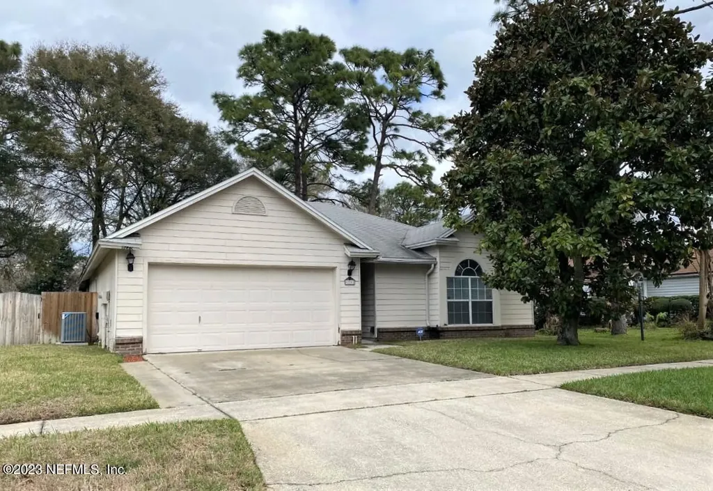 8225 International Village Drive Jacksonville FL 32277