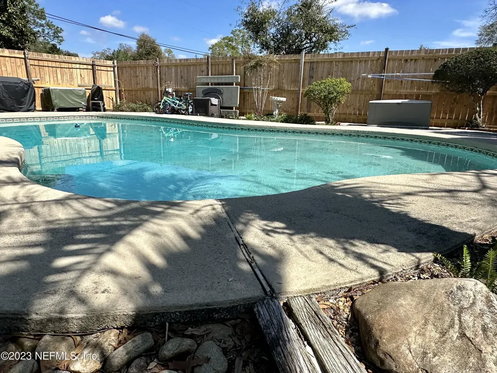 542 Renne Drive N Jacksonville FL 32218