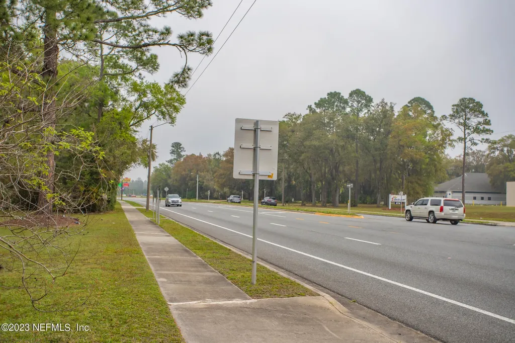 6004 SE Us 301 Hawthorne FL 32640