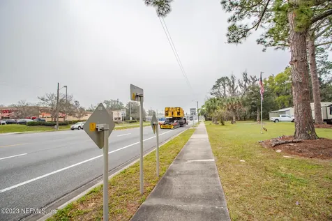 6004 SE Us 301 Hawthorne FL 32640