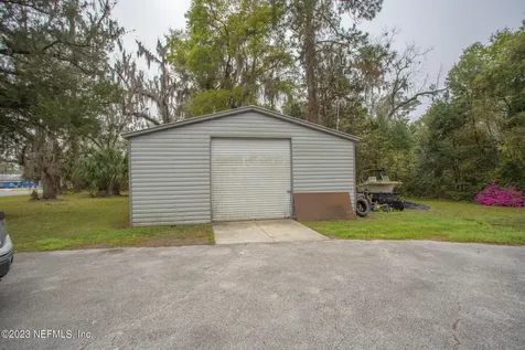 6004 SE Us 301 Hawthorne FL 32640