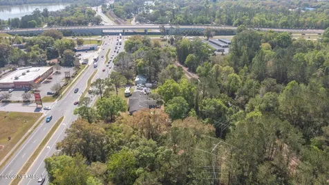 6004 SE Us 301 Hawthorne FL 32640