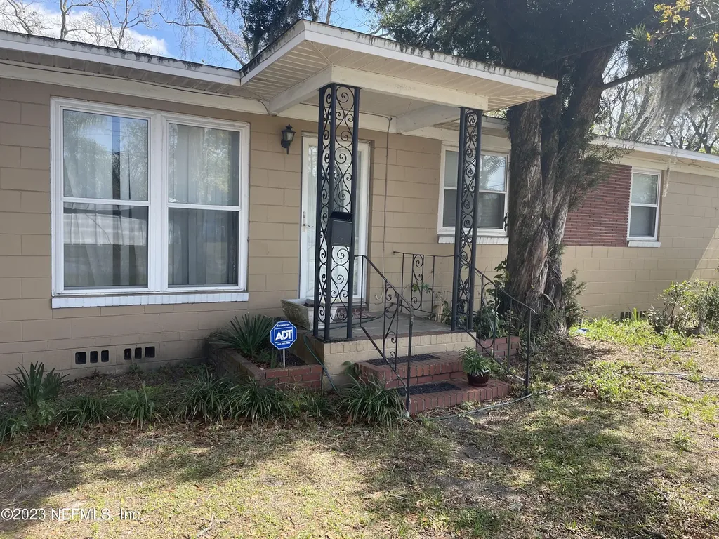 2711 Red Oak Drive Jacksonville FL 32211