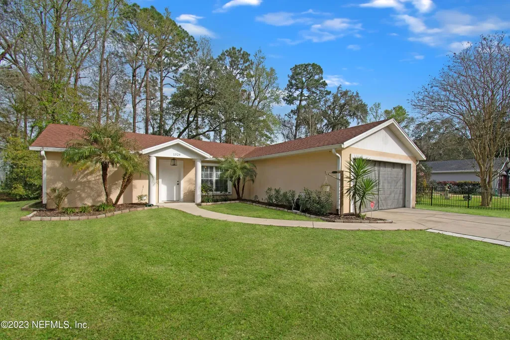 1324 Eisenhower Drive St. Augustine FL 32084