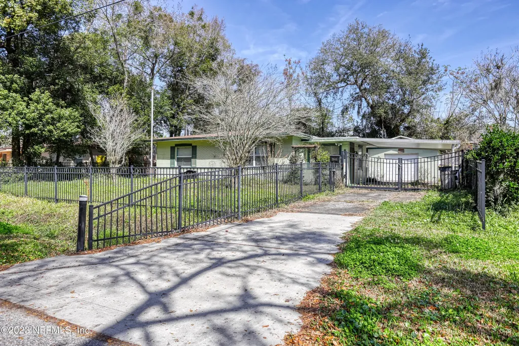 2545 Nicholas Circle E Jacksonville FL 32207