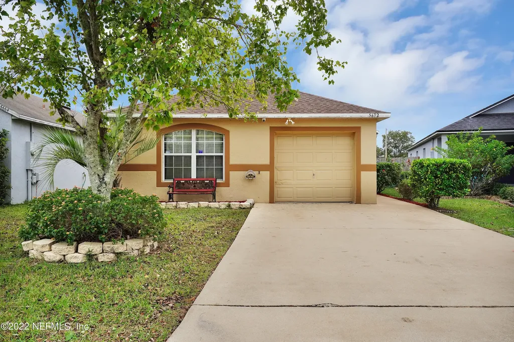 5672 English Oak Drive S Jacksonville FL 32244