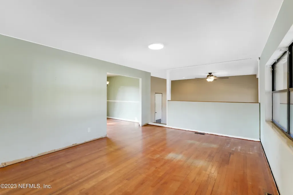 2556 Burlingame Drive W Jacksonville FL 32211