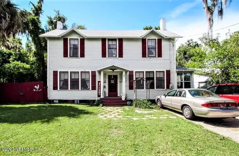 208 Park Street Green Cove Springs FL 32043