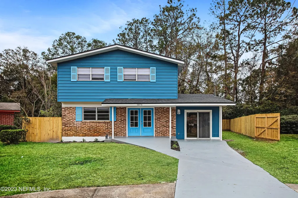 5876 Carver Pines Court Jacksonville FL 32219