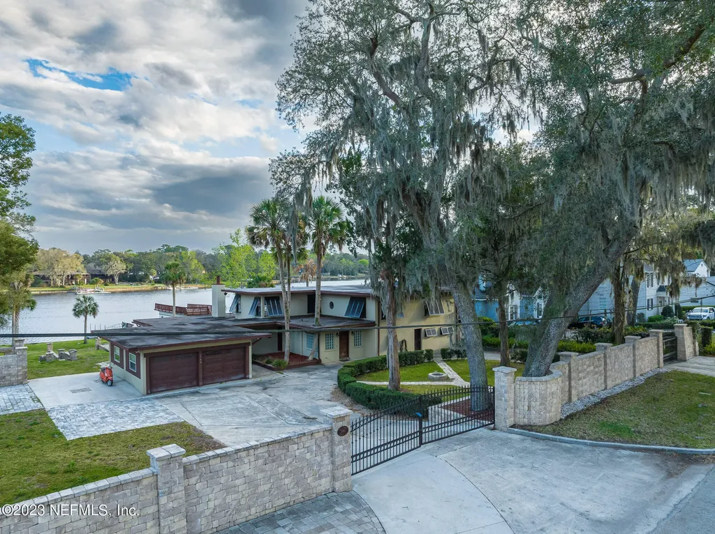 5740 Clifton Avenue Jacksonville FL 32211