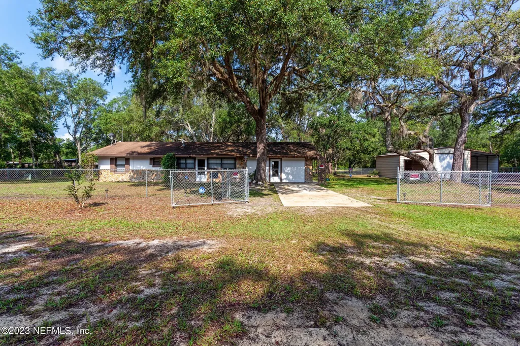 715 Norman Avenue Interlachen FL 32148