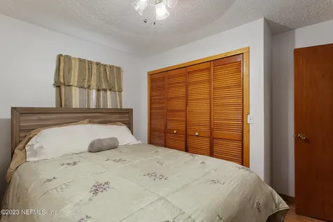 715 Norman Avenue Interlachen FL 32148