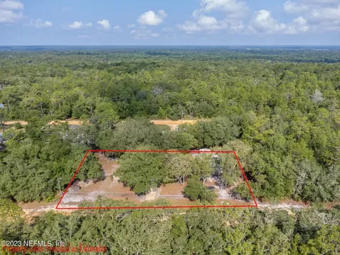 715 Norman Avenue Interlachen FL 32148