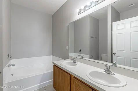 7128 Rampart Ridge Circle W Jacksonville FL 32244