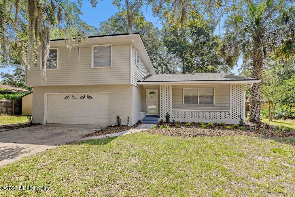 1847 La Launa Circle W Jacksonville FL 32225