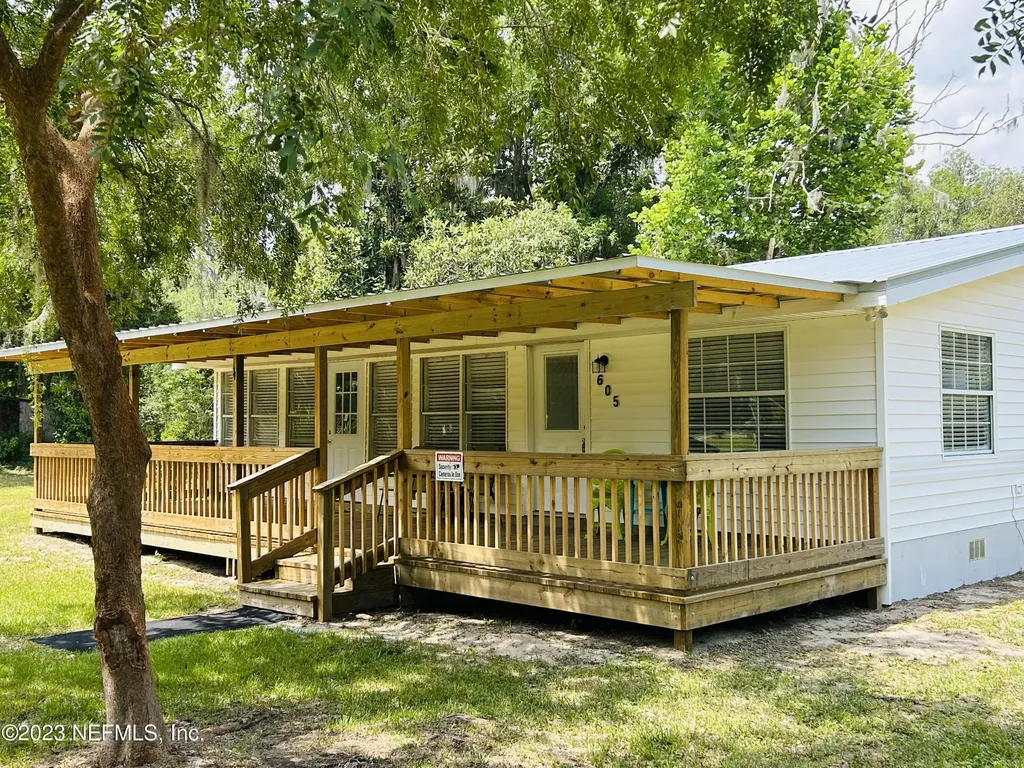 605 Coral Farms Road Florahome FL 32140