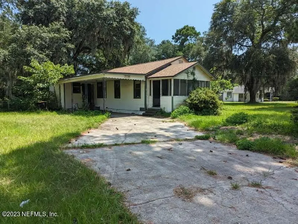 1536 Old Middleburg Road N Jacksonville FL 32210
