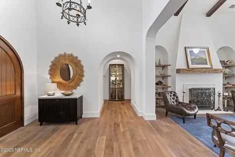 5086 Commissioners Drive Jacksonville FL 32224