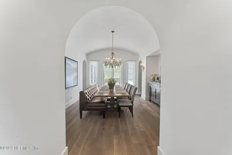 5086 Commissioners Drive Jacksonville FL 32224