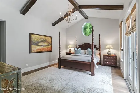 5086 Commissioners Drive Jacksonville FL 32224