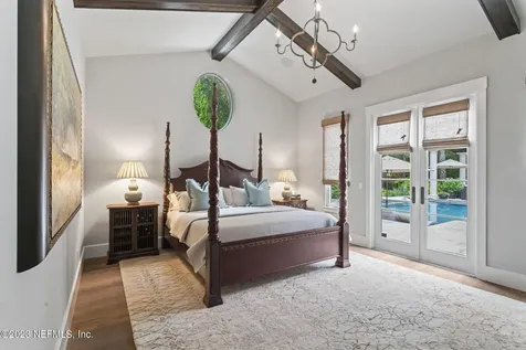 5086 Commissioners Drive Jacksonville FL 32224