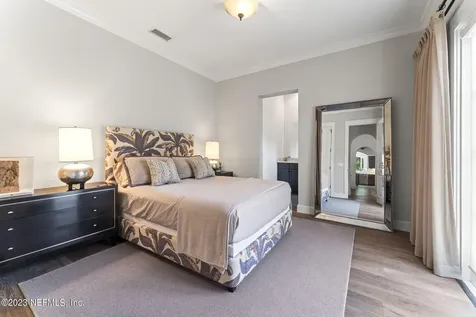 5086 Commissioners Drive Jacksonville FL 32224